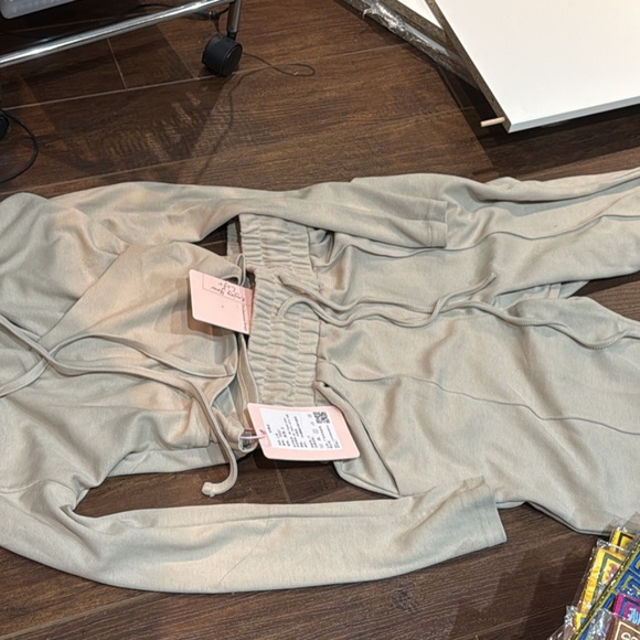 2 set - Picture 6 of 6